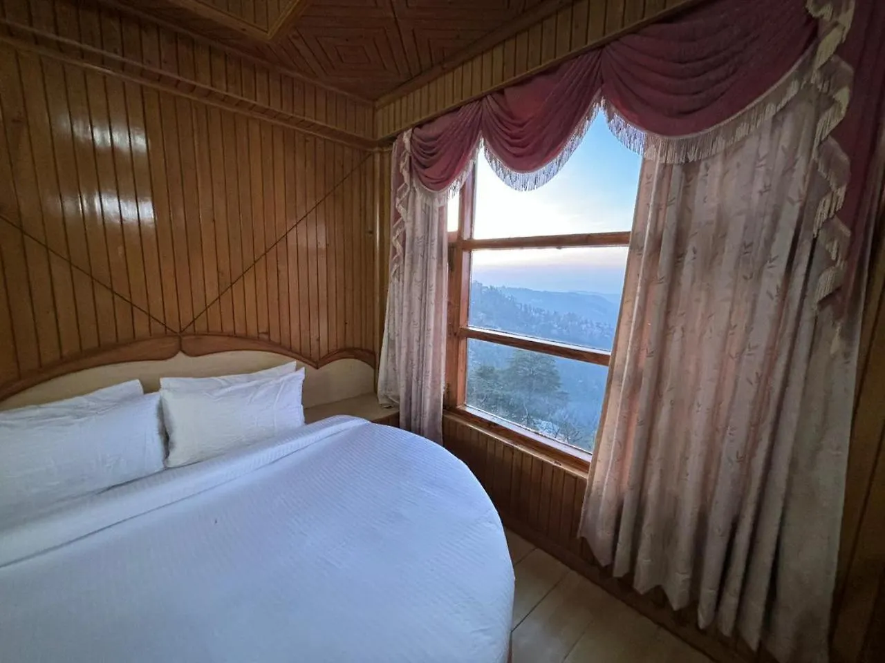 홈스테이 Himachal Pradesh Inn Pal-Ace With Mountain View Hotel 심라 인도