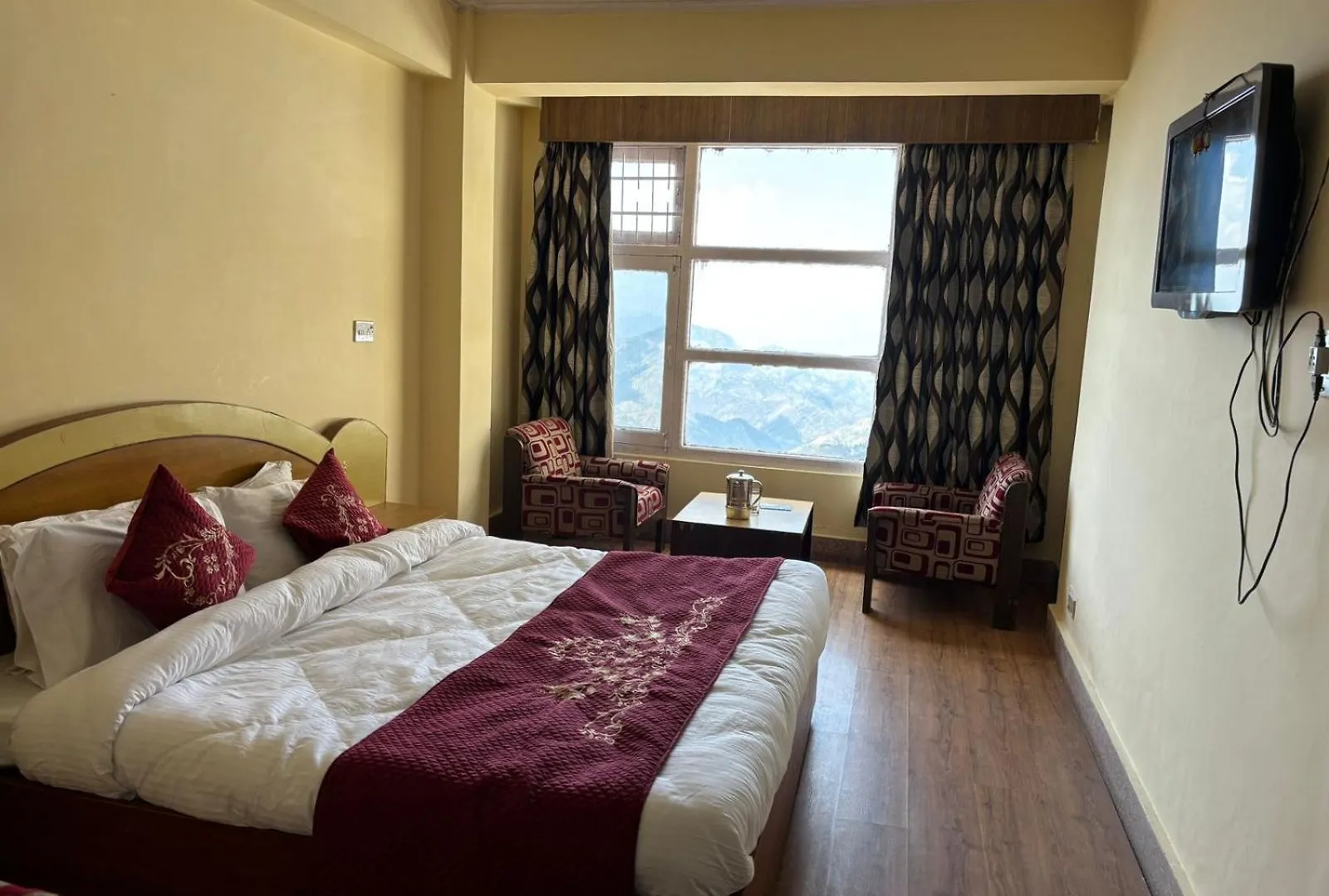 Himachal Pradesh Inn Pal-Ace With Mountain View Hotel 심라