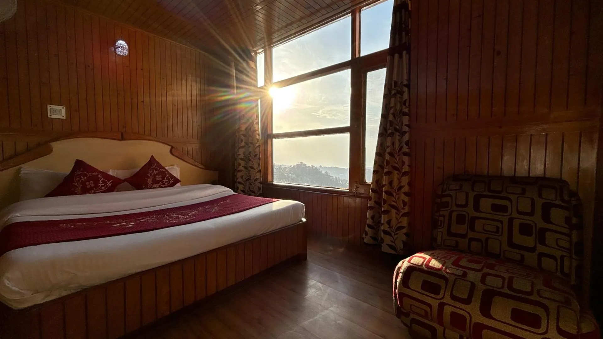 Himachal Pradesh Inn Pal-Ace With Mountain View Hotel 심라 인도