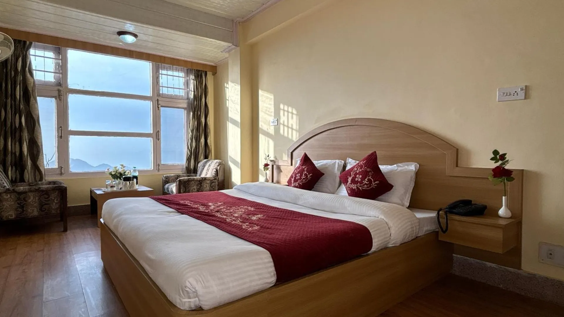 Himachal Pradesh Inn Pal-Ace With Mountain View Hotel 심라 0*,  인도