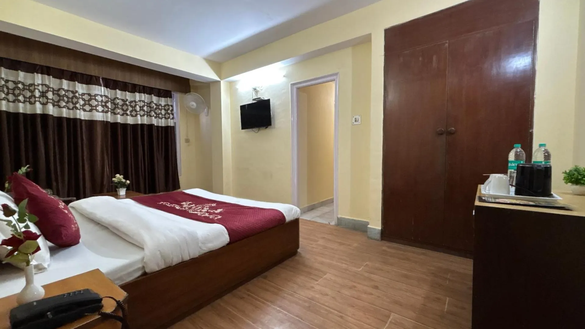 Himachal Pradesh Inn Pal-Ace With Mountain View Hotel 심라 홈스테이